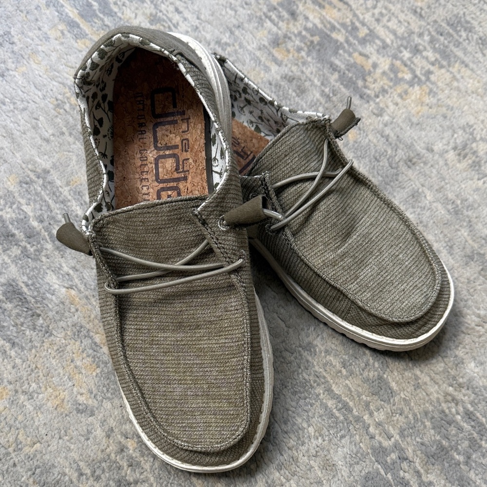 Hey Dude Wendy Women's Loafers - Chambray Sage Size 7 38